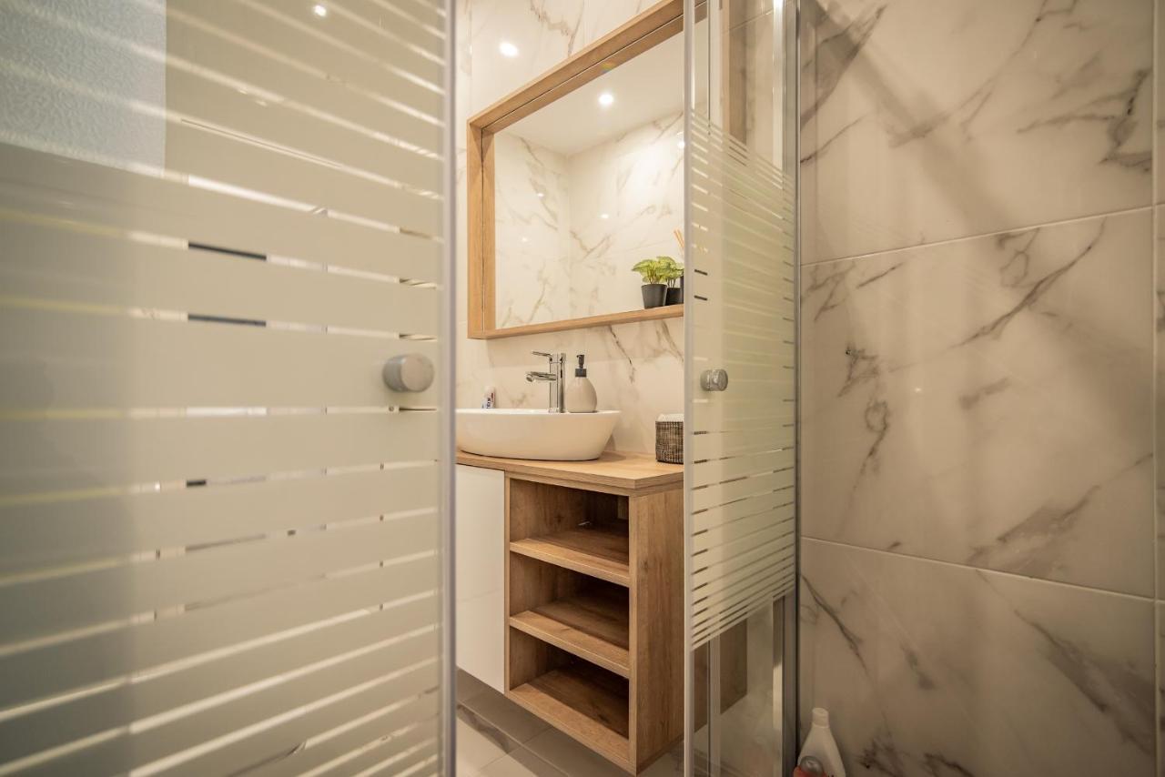 Apollo'S Apartment On Radio City Midas Home Salonic Exterior foto